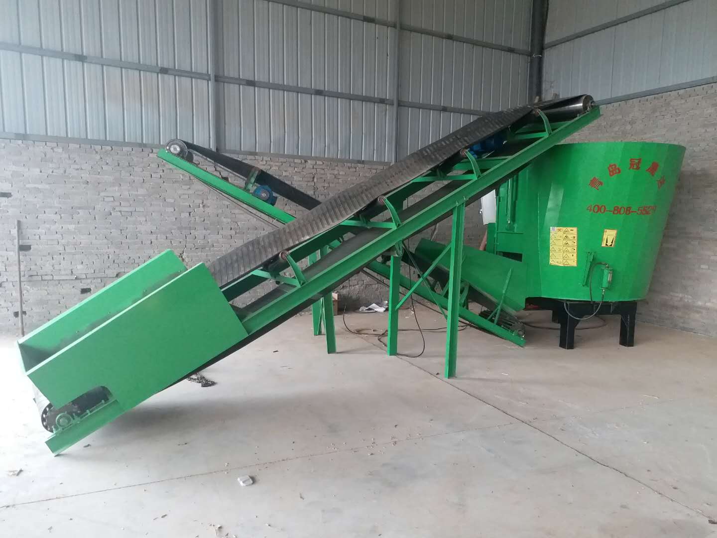 內(nèi)蒙古某公司購(gòu)買青貯取料機(jī) 內(nèi)蒙古某公司購(gòu)買青貯取料機(jī)